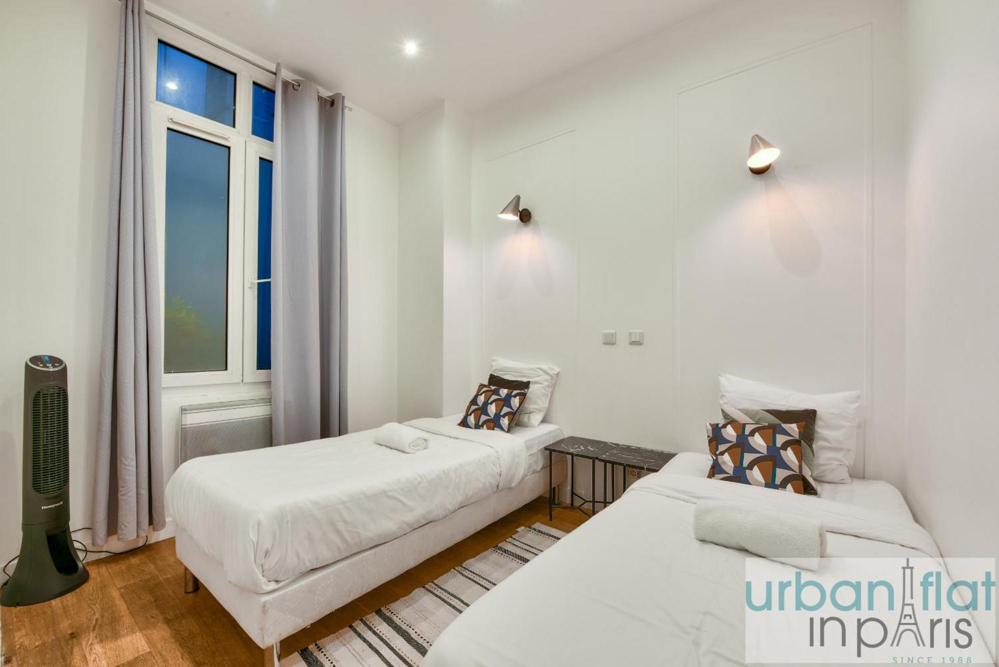 Urban Flat 34 - Beautiful 3 Bedroom Louvre